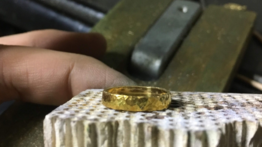 アンティークのような輝きをまとう「真鍮アクセサリー」minneとものづくりと