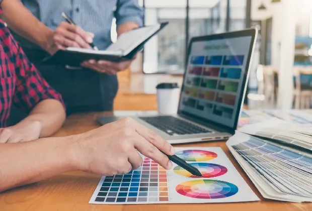 デザイナーに資格は必要？デザインのジャンル別おすすめ資格13選 - スタンバイplus プラス 仕事探しに新たな視点と選択肢をプラスする