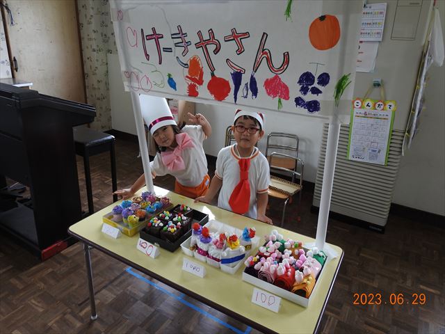 製作・アイディア 保育園でお店屋さんごっこ！ みんなで作る食べもの屋さんアイディア3選保育士を応援する情報サイト保育と暮らしをすこやかに ほいくらし