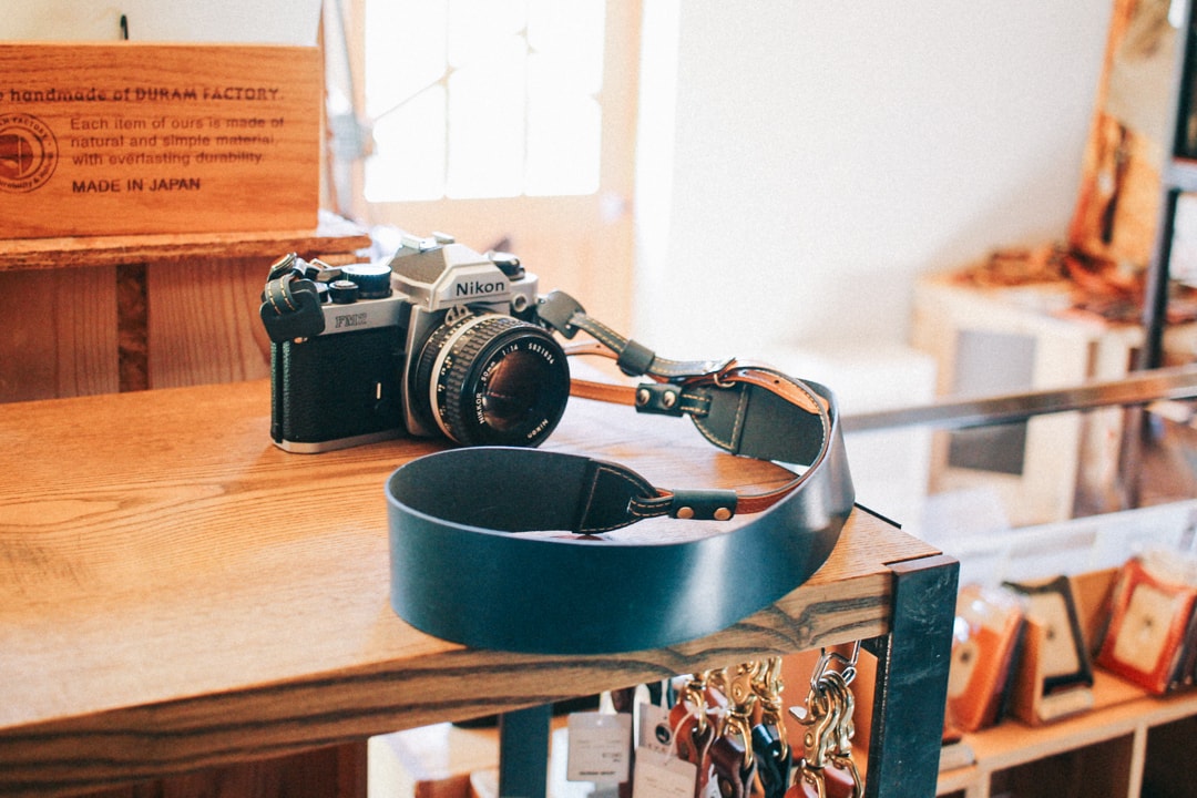 Daiso ダイソー のスマホショルダーストラップをレビュー！高コスパなのでくすみカラーの2色や3色まとめ買いがおすすめ！ - RentioPRESSレンティオプレス