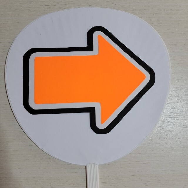 ファンサうちわ 目立つ色 背景白TikTok