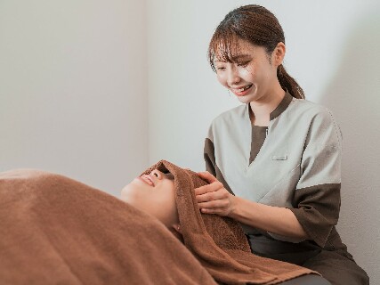 カラダサロンHOTちょっと｜行徳駅前店｜肩こり、腰痛、全身疲労なら