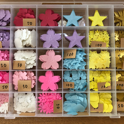 ダイソーのクラフトパンチとペットボトルキャップで知育あそびouchiedu