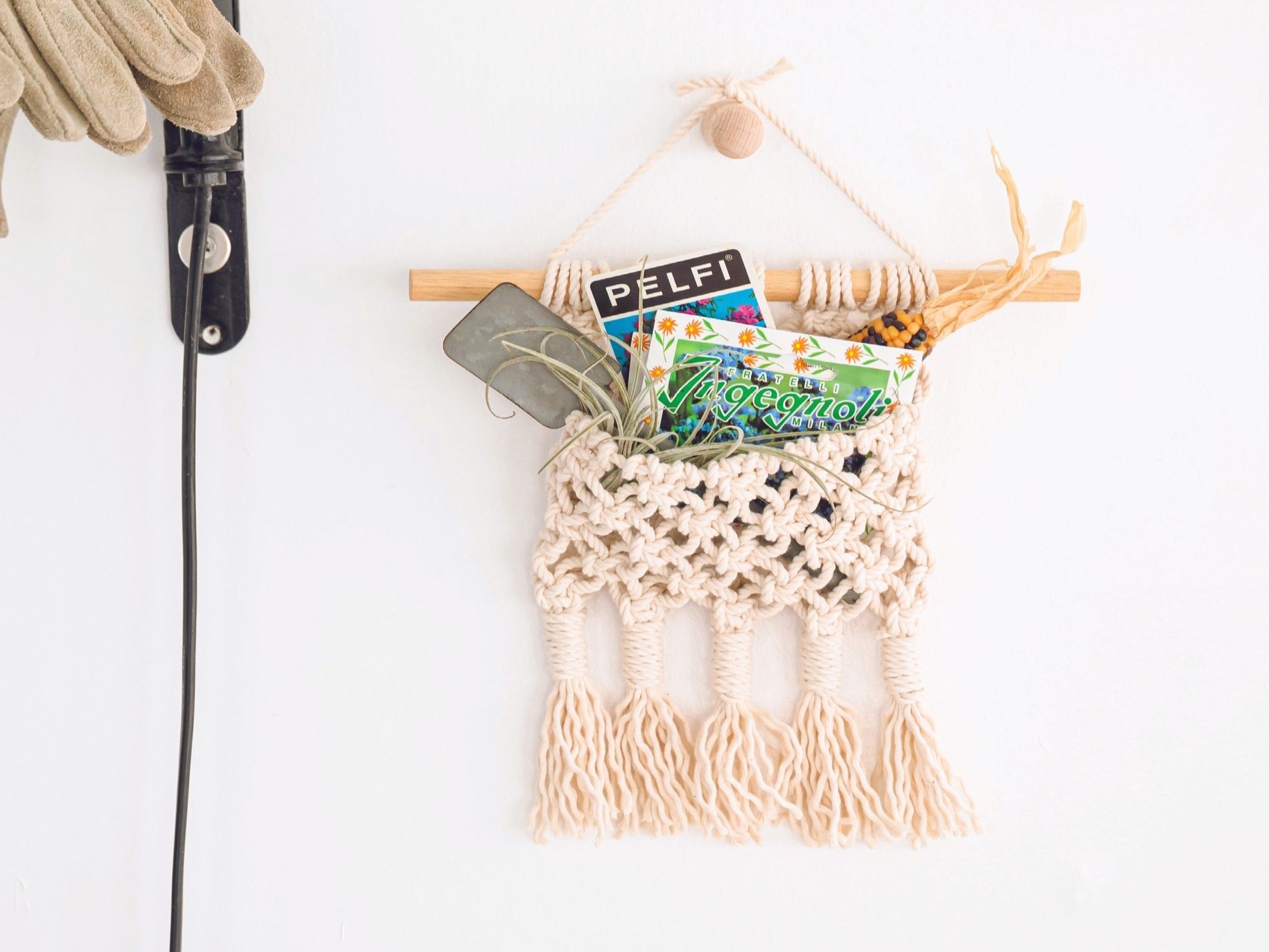 マクラメプラントハンガーのレシピアイデア カラー糸のカラフルデザインHandmade Jikan