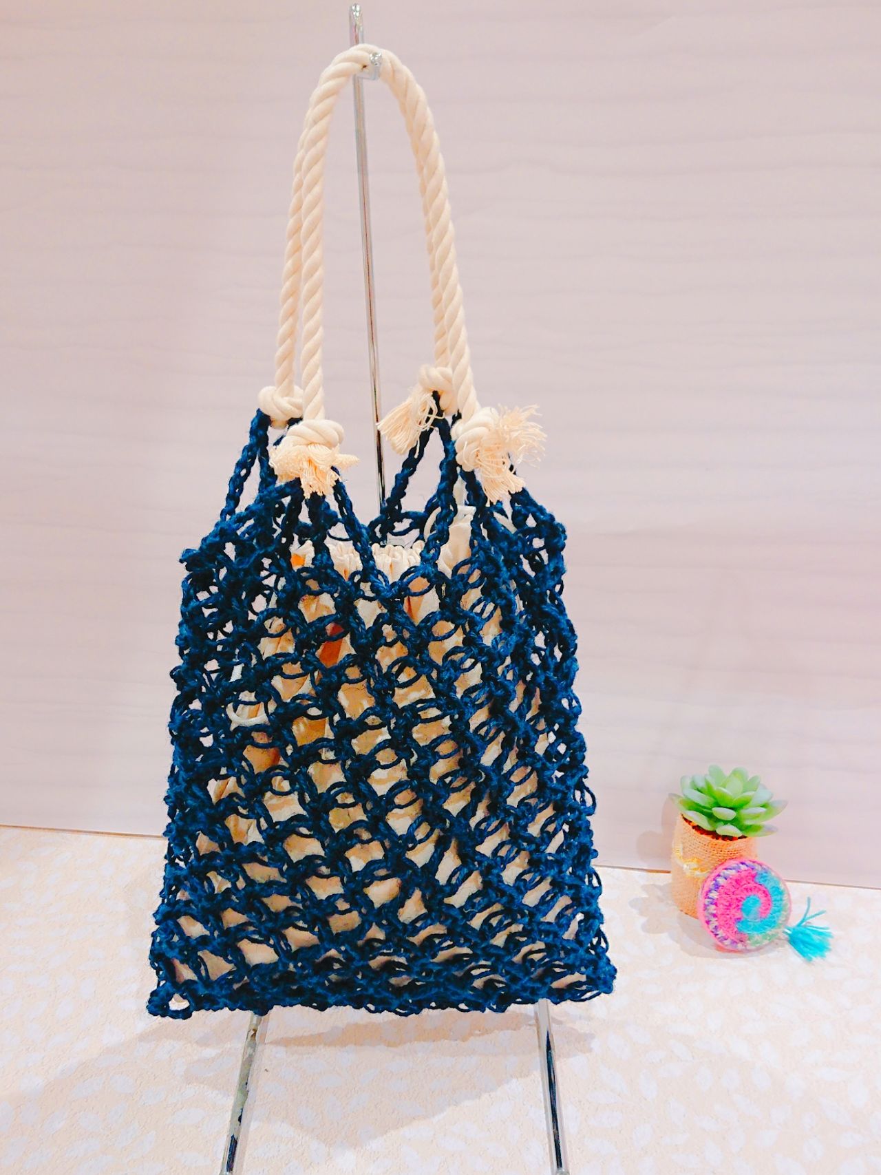 DAISOのマクラメヤーンで編む夏の爽やかバッグ