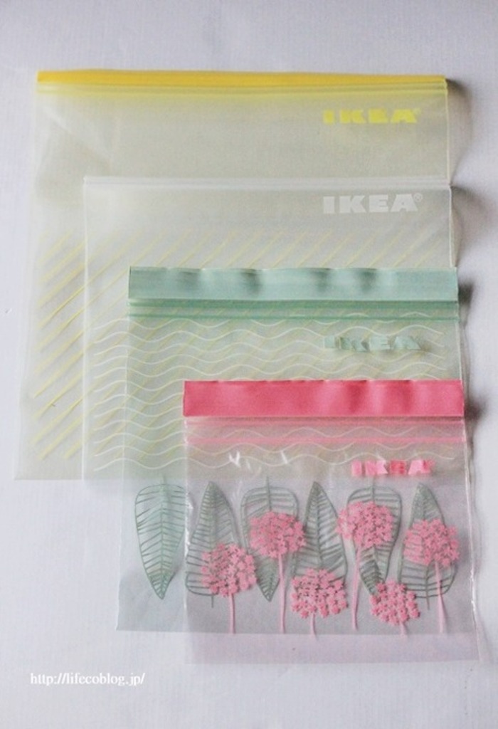 リアルに毎日使ってる！セリアの「大容量ポーチ」収納力がハンパないんだけど