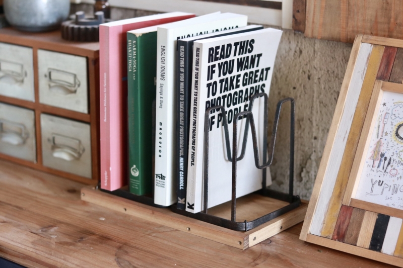 ボード「ブックエンド」に最高のアイデア 43 件ブックエンド, インテリア 収納, インテリア 家具