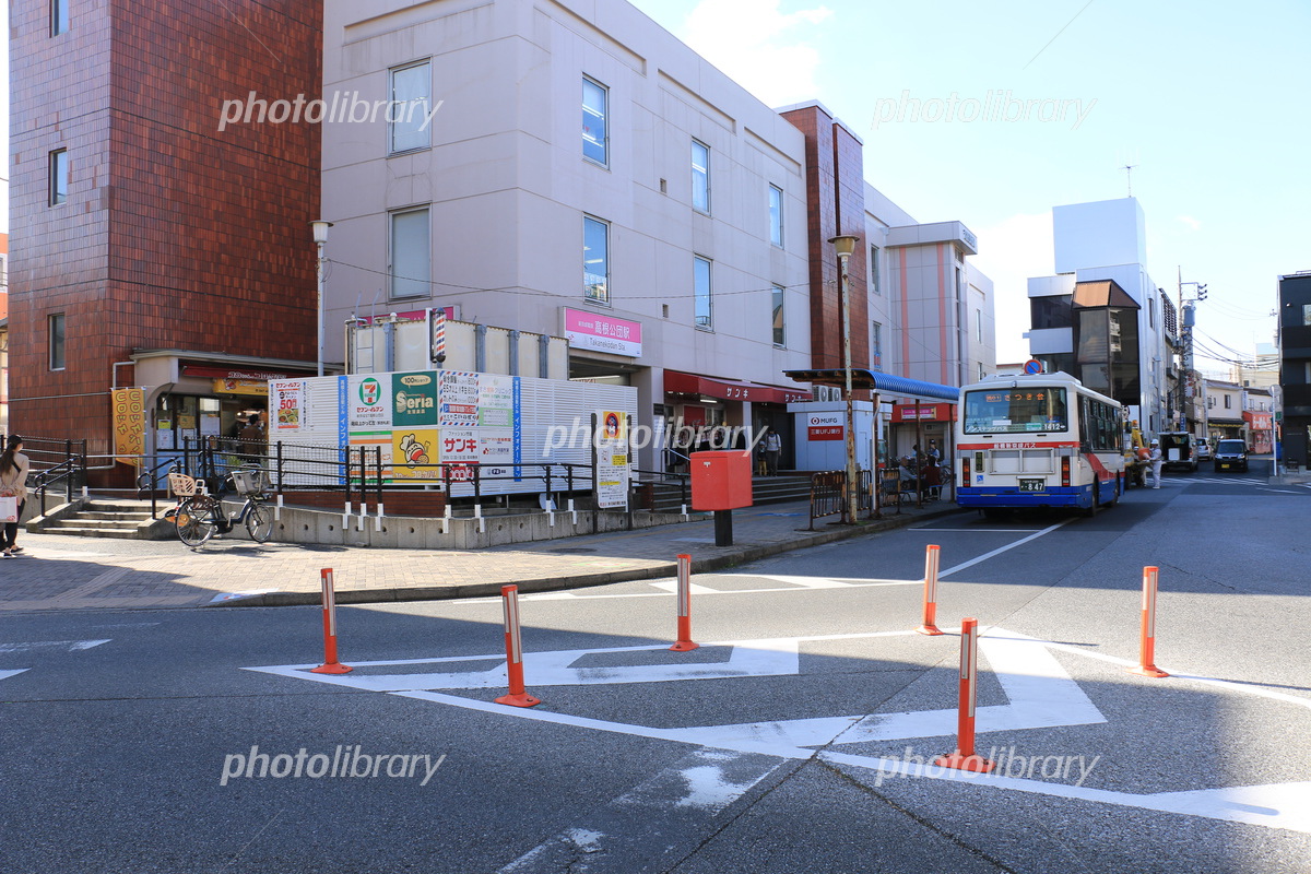 ファイル:Takanekoudan station south