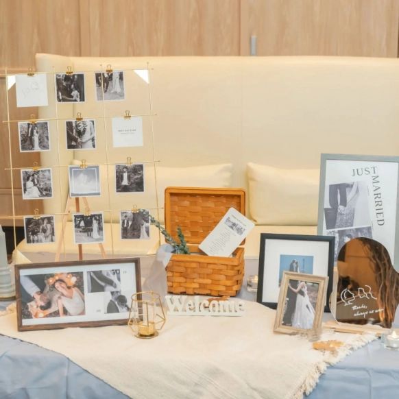 優秀すぎ！ウェルカムスペースにも使える100均フォトフレームのオシャレな飾り方♩ウェディングニュース
