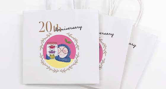 アパレルショップ様のオリジナルショッパー製作事例モノクロ仕様のシンプルデザインでおしゃれに紙袋販売net