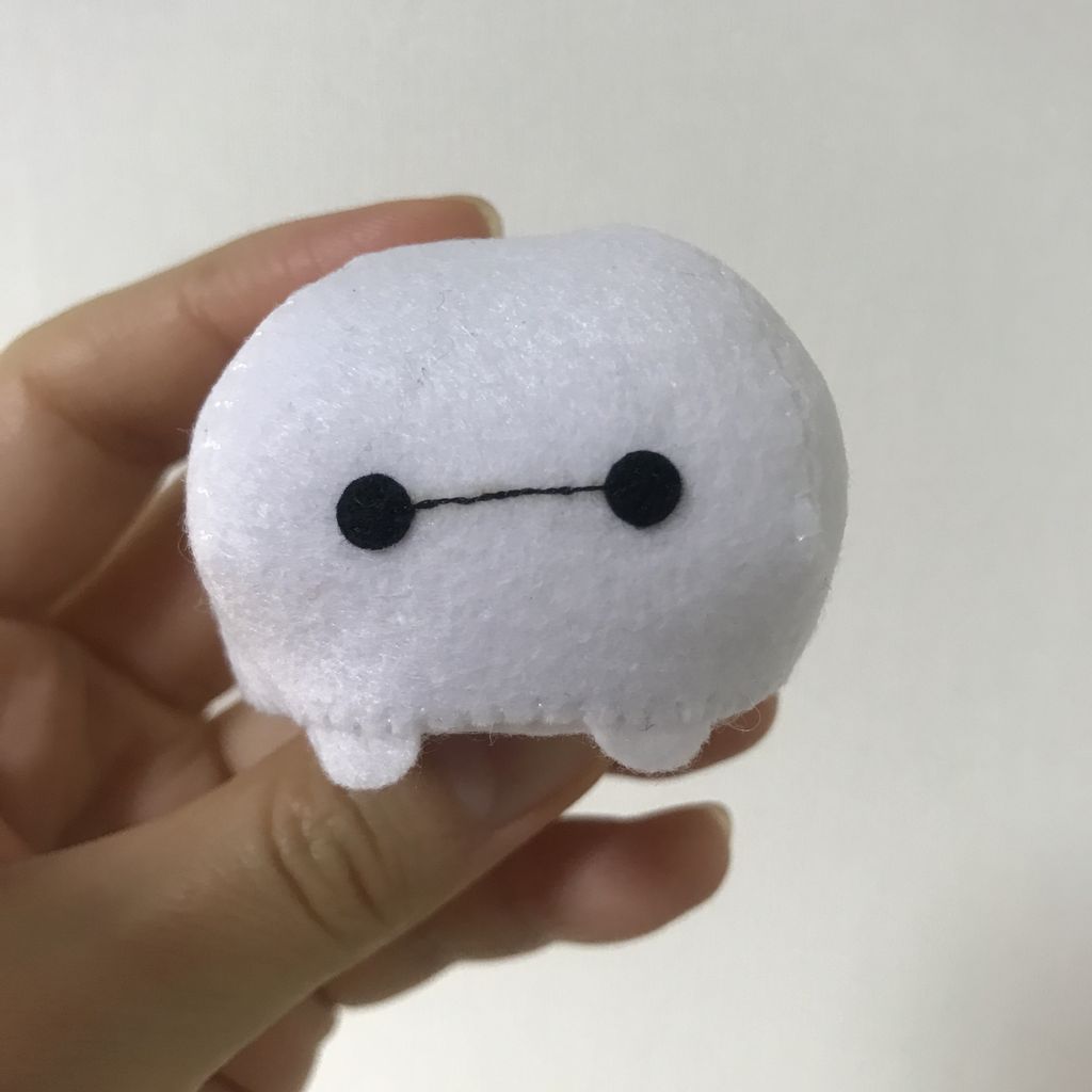 こちらを作りたいのですがベイマックスとカラフルなフェルトを縫い合わせると裏を見- Yahoo!知恵袋