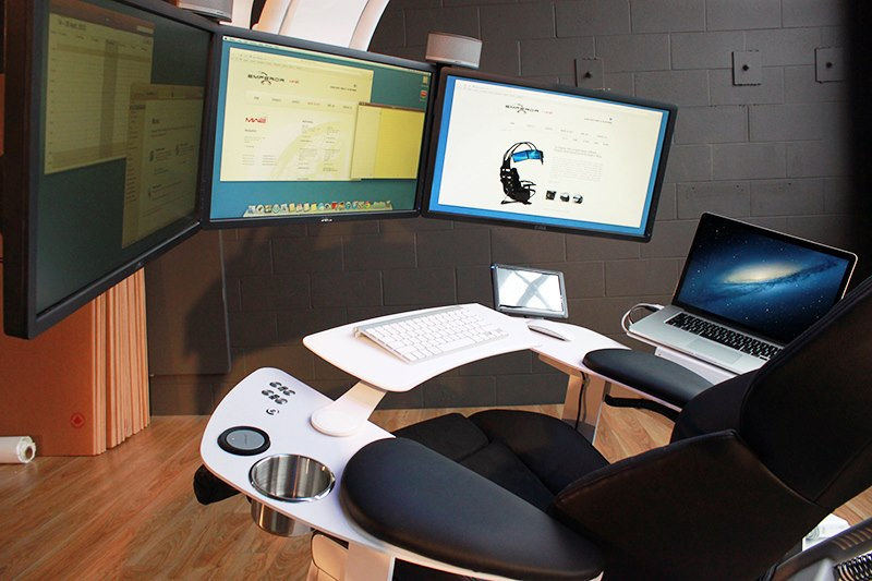 DIY リメイクシートでデスクリメイクLiluraりるら