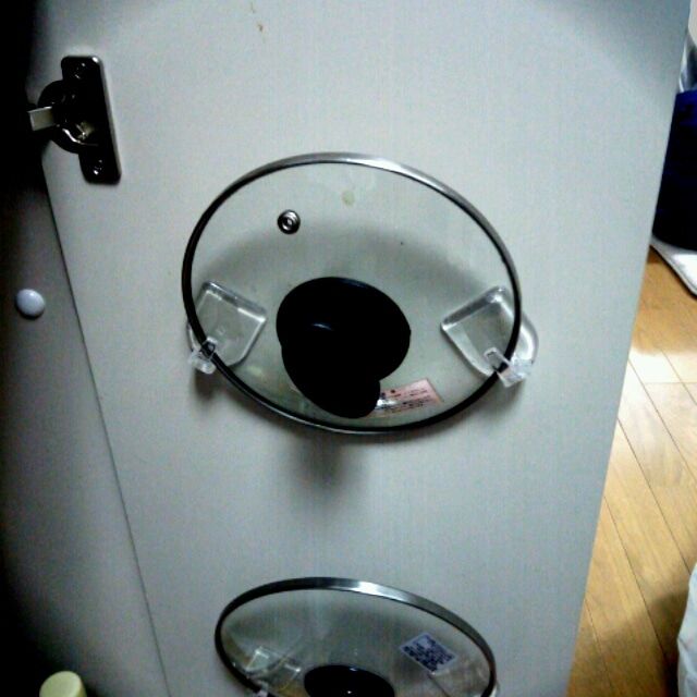 キッチン収納 ダイソーのドアにかけられる鍋蓋ラックで蓋をすっきり収納できた! 100均 │澪 ‐軌跡を描く‐