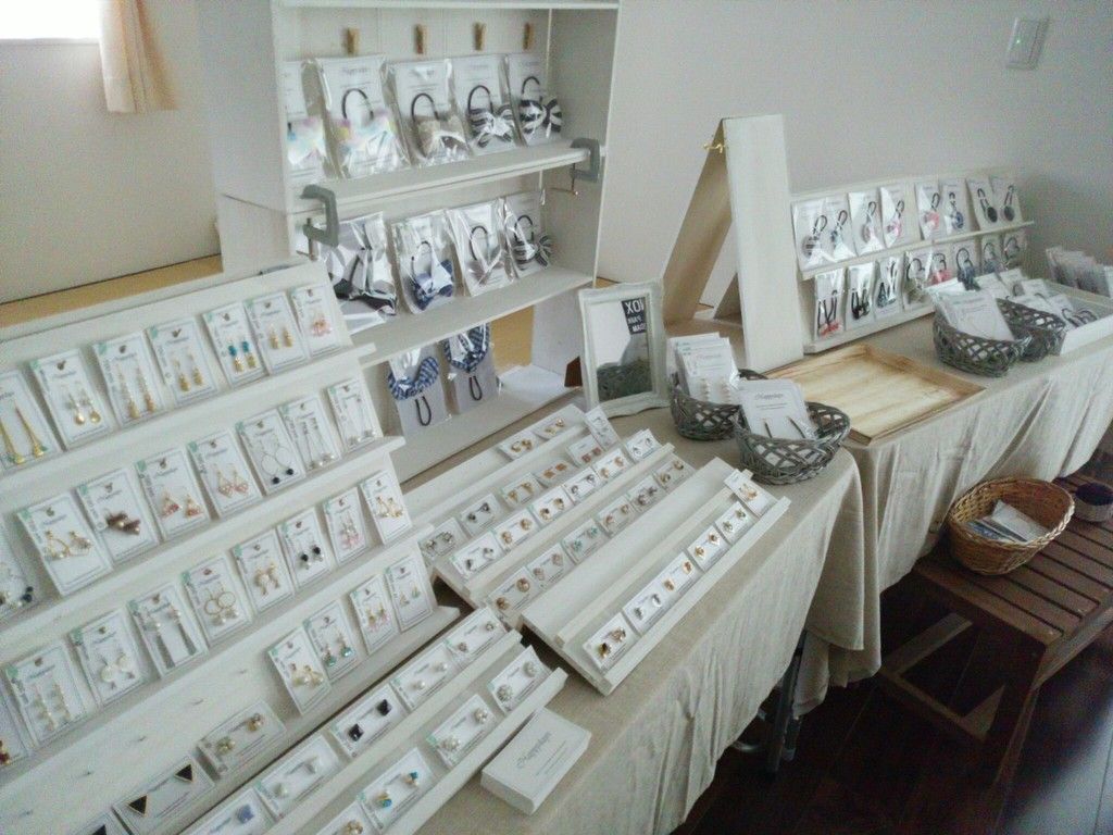 什器 ディスプレイ スタンド 5段 □ 商品陳列棚 おしゃれ 陳列 木製 アクセサリー 陳列台 ハンドメイド : 手作り工房 MYmamaヤフー店 -通販 - Yahoo!ショッピング