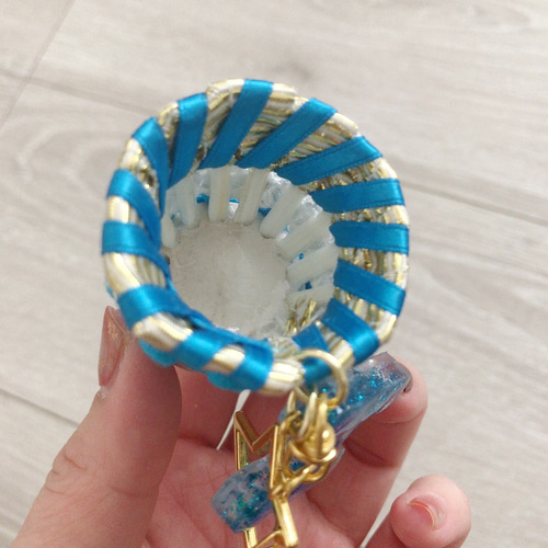 バドミントン シャトルストラップを作ろう♪ 作り方① リボンを巻こう: あゆい旅籠 小物作家あゆいのほのぼのハンドメイド