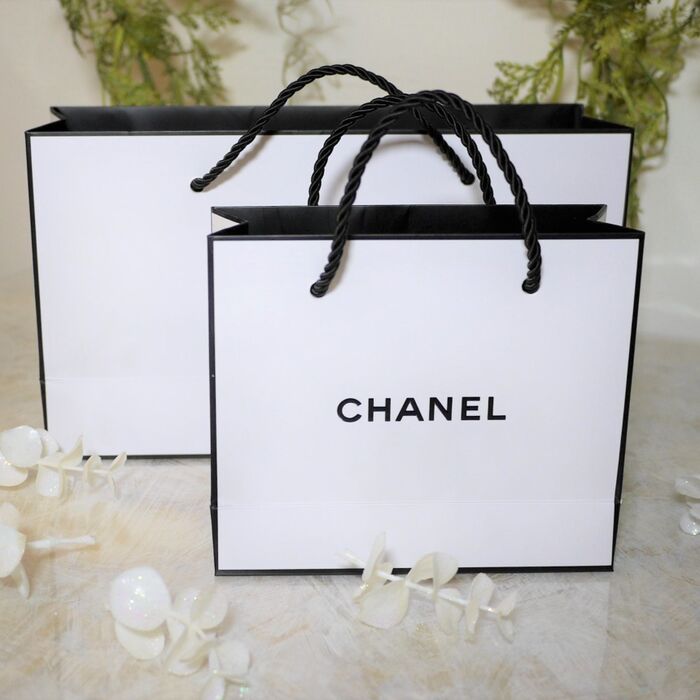 たまりがちなスタバ紙袋、リメイクで予想外の“便利グッズ”に大変身 580万再生のアイデアに「天才かよ」「素晴らしい」 1 2ライフハックねとらぼ