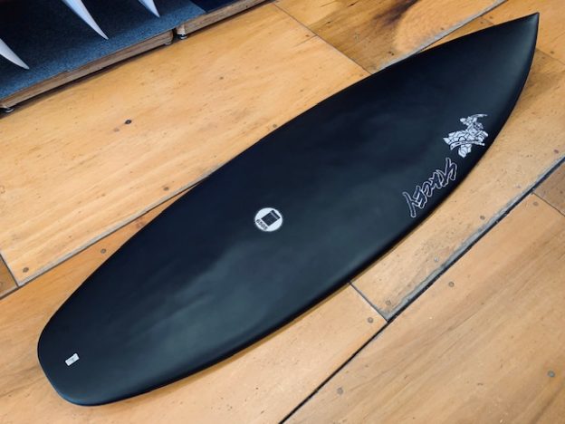 歴代LOSTサーフボードアーティストが大集合！ライブペイントイベント！Luvsurfプロサーファー西井浩治が運営するロスト、プレセボの正規代理店ラヴサーフ