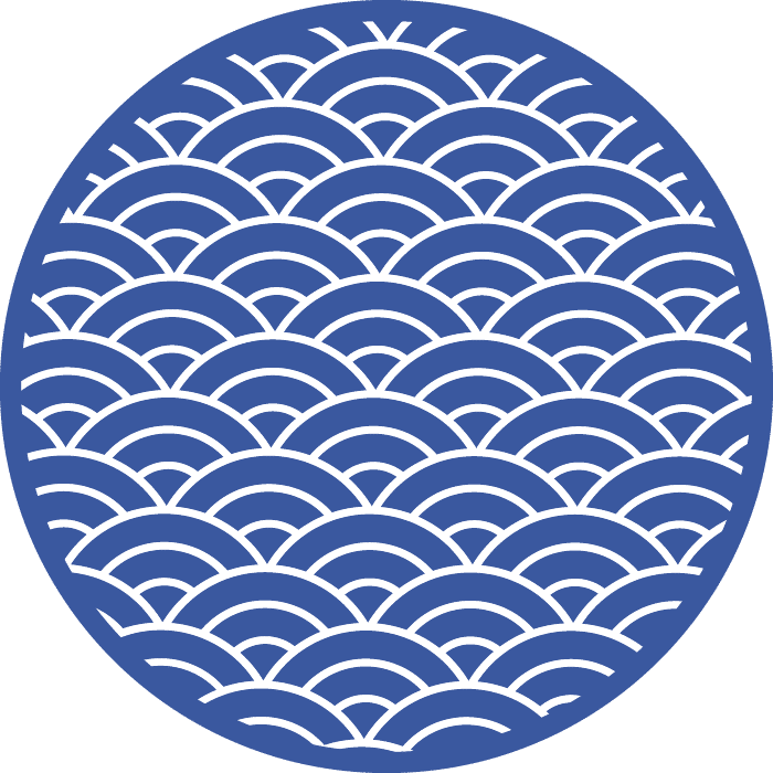 きものの文様 青海波 せいがいは名前の由来は雅楽の装束。水面の波頭を表現した文様