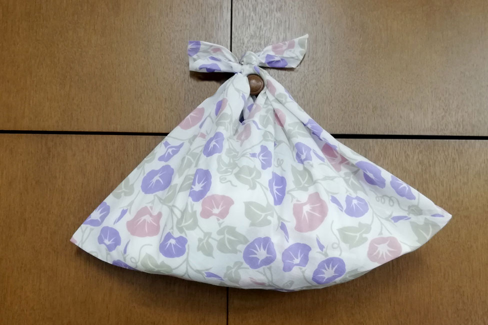 3分で作れる手ぬぐいエコバッグ😆一度も切らないビックリな簡単さ💖しかも可愛い😊