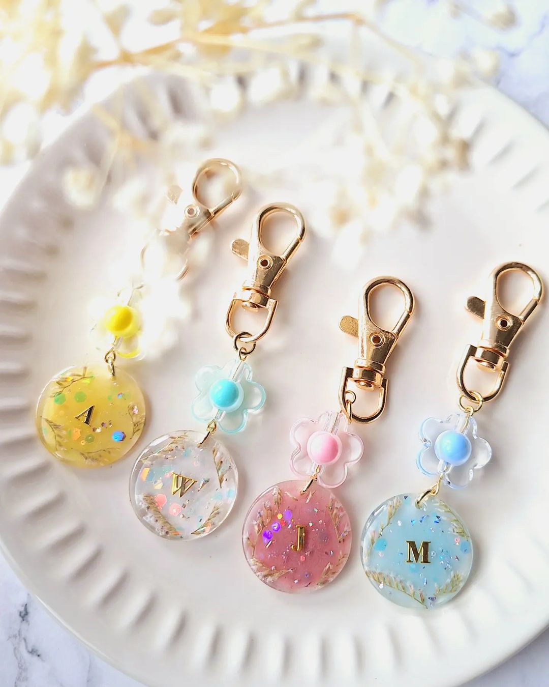 手作りキーホルダー特集🌈100均アイテムでかわいい＆メモリーを閉じ込めちゃう✨シュウシュウガール