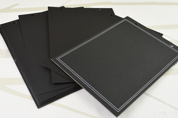手作りアルバム 100均素材で作る！黒台紙おしゃれアルバムの仕掛けアイデア・作り方