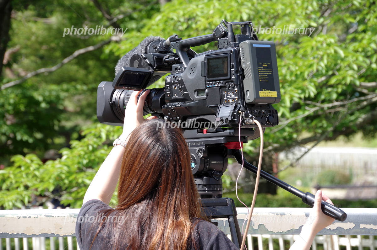 テレビカメラマン・映像作家 男性 のイラスト – フリーイラスト素材集 KuKuKeKe