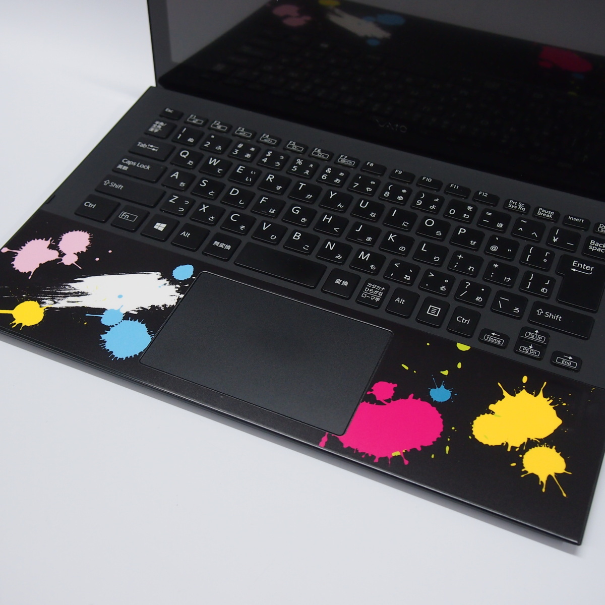 ノートパソコンにステッカーを貼るのはダサい！？なぜ貼っている？ぼくむり～僕には無理かもしれない～ブログ