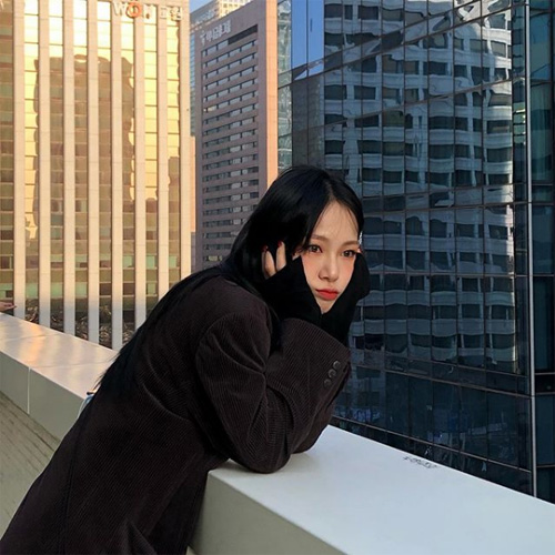 韓国女の子向けの黒系統アイコン特集