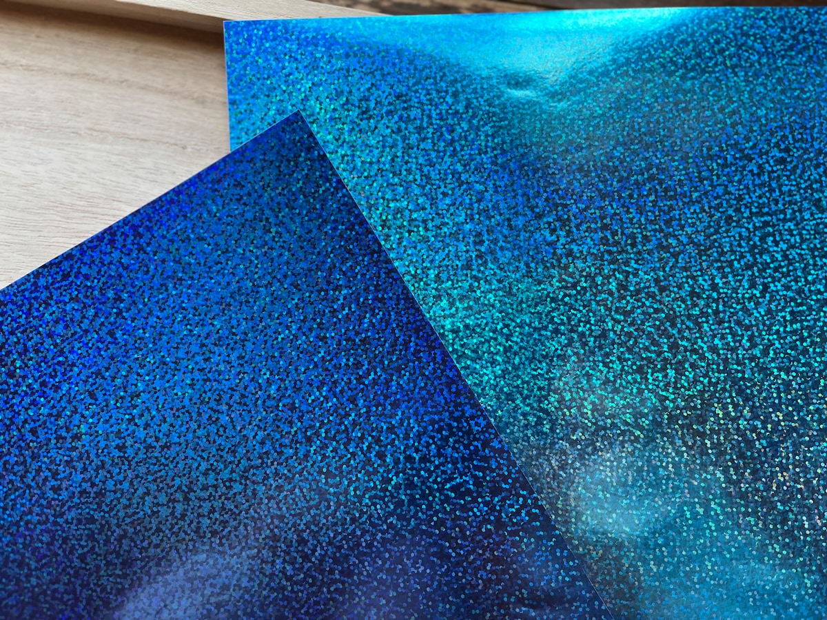 Amazon.co.jp: セリア クリアホログラムシートA4サイズ シールタイプ 4種類 : 文房具・オフィス用品