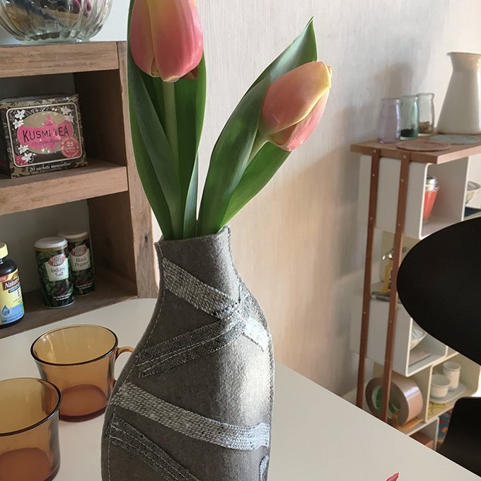 Nordico Floral Vessel花瓶 -キジキジ 布・生地の通販北欧風デザインなどいろいろな生地をお買い得にkiji-kiji