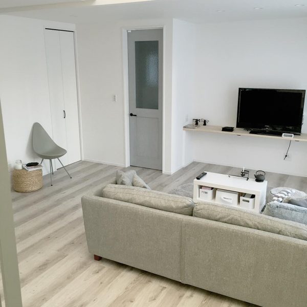 風水的に良いテレビの位置とは。方角や置き方のポイント、やってはいけないことも紹介「マイナビウーマン」