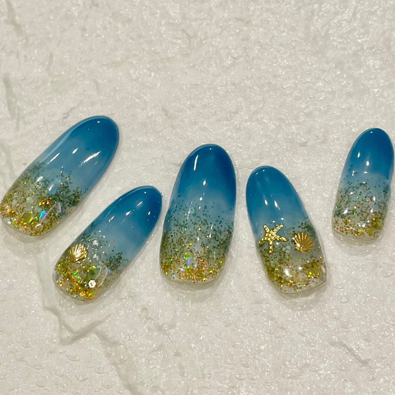 夏 グラデーション 水色 ブルー ゴールド - Nail Salon Restのネイルデザイン No.7425271 ネイルブック