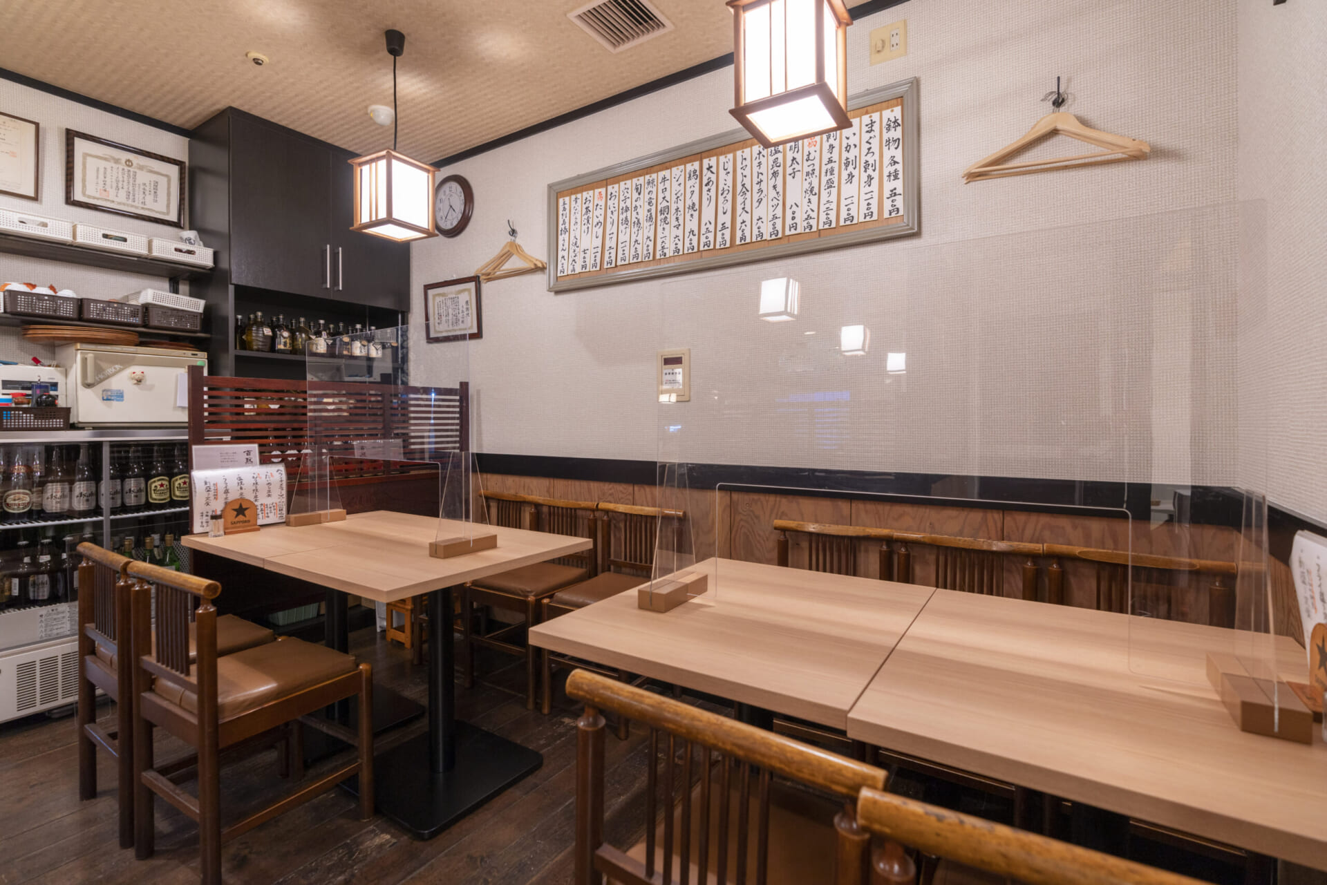 34 件の「和風 居酒屋」や「日本料理店の設計」のアイデアを見つけましょう店舗デザイン、日本料理店のインテリア、レストランのデザイン など