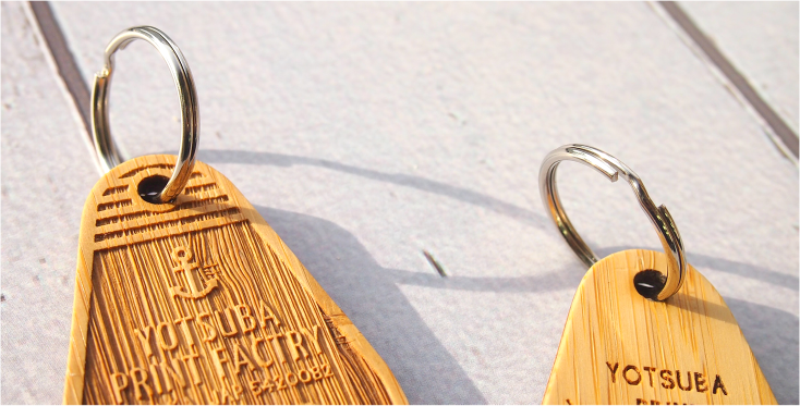 木製・ウッドのレーザー加工オリジナルキーホルダー ウッドキータグ 木製・ウッドのスマホケース・キーホルダー・ウッドキータグヨツバ印刷