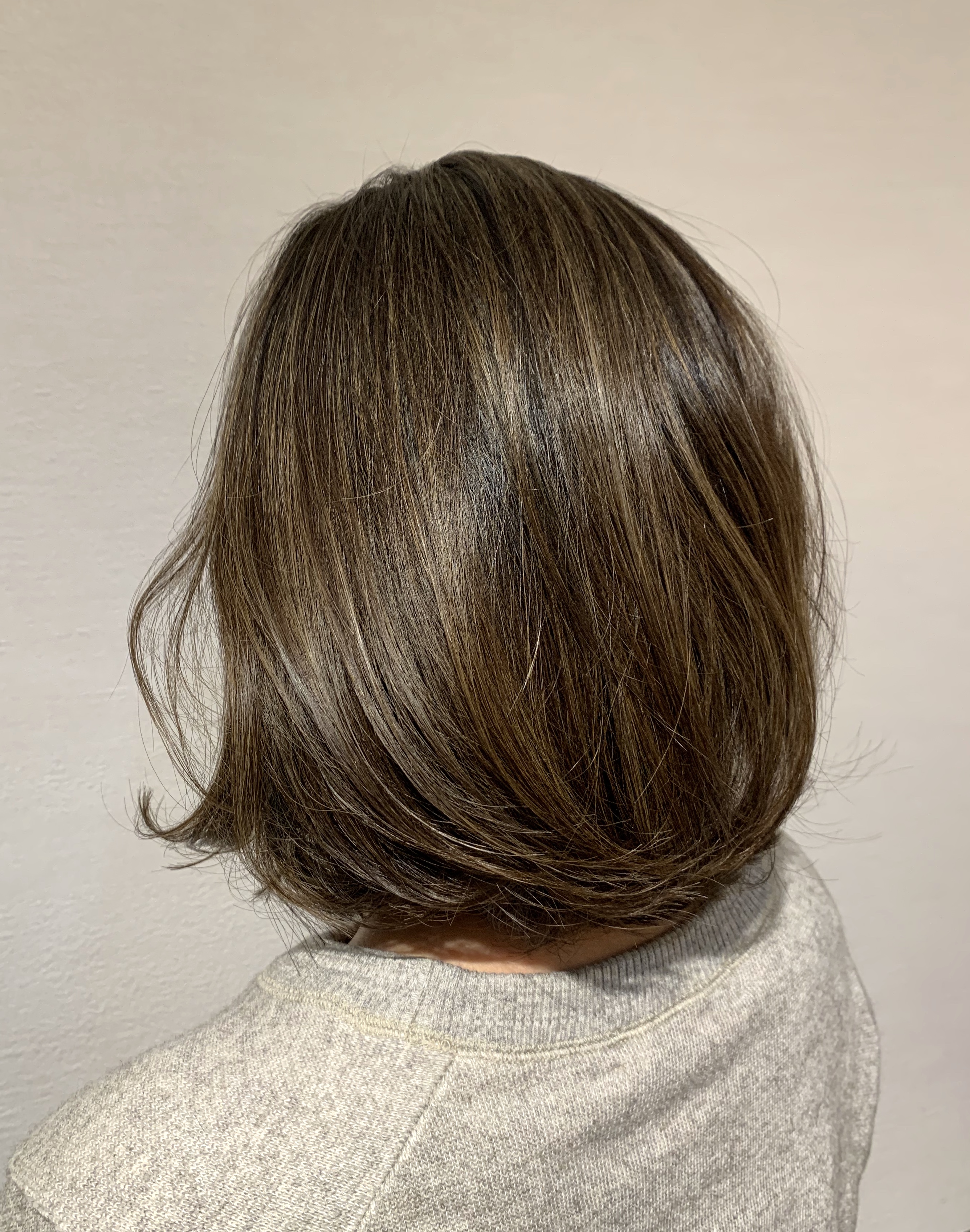 ウィービングカラーの魅力：自宅で挑戦するカラーテクニックHAIR