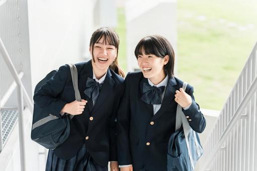 廊下を走るイラスト無料イラスト・フリー素材なら「イラストAC」