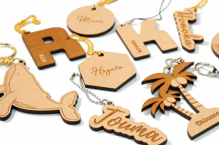 名入れ キーホルダー デザイン176種類 職人による手作り品 記念品 プレゼント ペア お揃い 文字入れ 家族 カップル ミサンガ : プルセイラ屋- 通販 - Yahoo!ショッピング