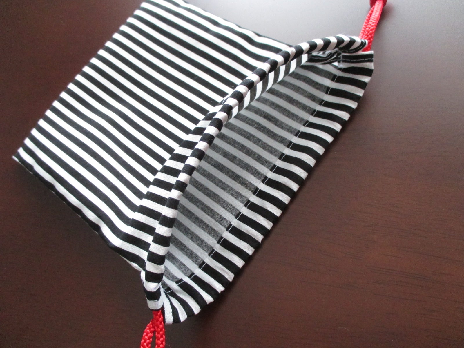 巾着袋の作り方 裏地なし・マチなし・ひも両側NUNOTOIRO