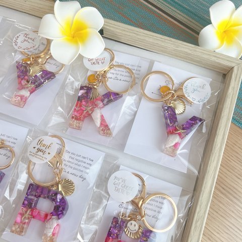 名入れ 大理石柄 イニシャル レジン キーホルダー♡ くすみカラー♡ プレゼントやギフトにも♡ - Ponshaminne byGMOペパボ国内最大級のハンドメイド・手作り通販サイト