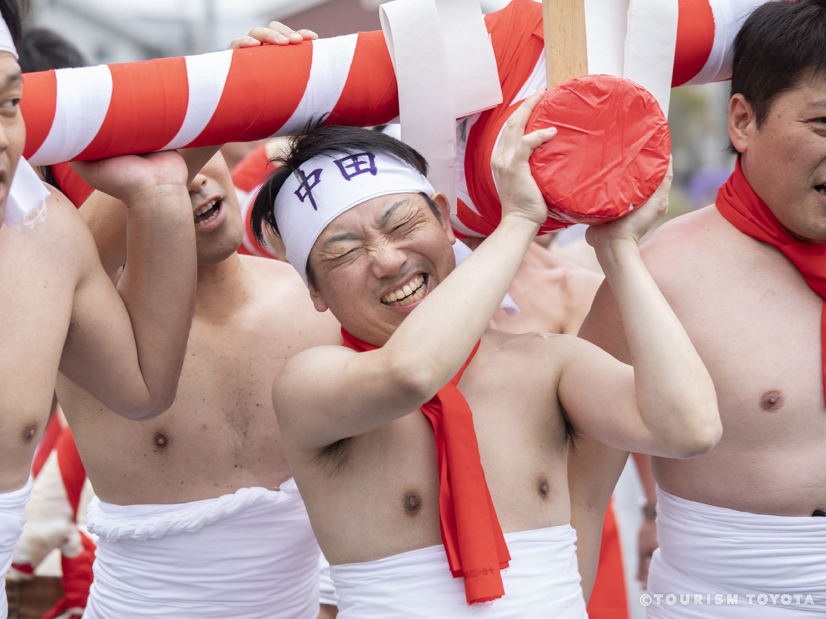 裸まいり｜極寒の海に駆け入り、山幸彦の帰還を祝う／青島 | たびらい