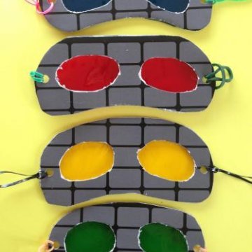 8 Toddler 雨の日におすすめ！2・3歳児が夢中になる「カラーセロファンのサンキャッチャー」Meg