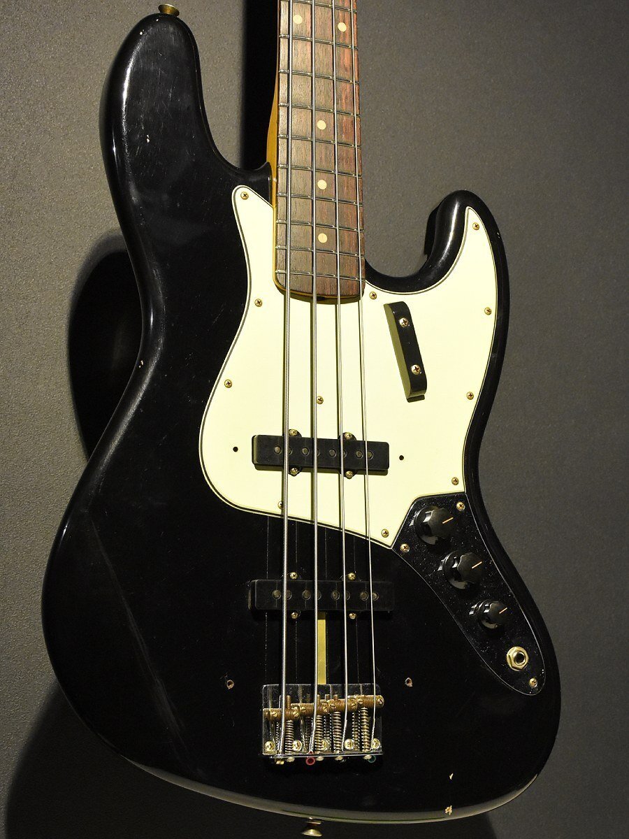 Fender Custom Shop“1963 Jazz Bass Journeyman Relic -Black over AztecGold-”についてベースプラネット Bass Planet