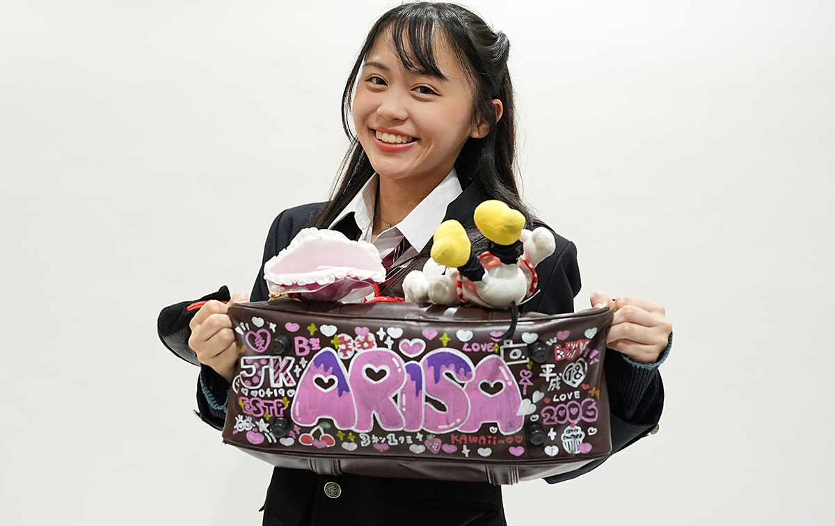 参考にしたい！思い出を残そう！ 落書きスクバ🤍✨どんなデザインも作れる！ 「ドットクル .cr 」ご注文はプロフィールのURLから🤲🏻 ˗ˏˋ@clat_.cr ˎˊ˗‎❤︎♡クラスtシャツの注文受付中