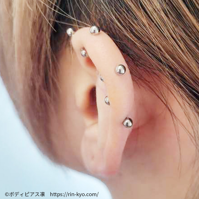 ボディピアス・軟骨ピアスの最新耳コーディネート