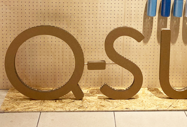 ロゴ入り段ボール到着！！！！ ブランド化にむけて着々と準備を進めております。 購入して頂いた皆様、是非レビュー書いて頂けると助かります！！！！amazon、Yahooショッピングで購入可能ですのでよろしくお願いします！！！ピーチ飯テロ肉ステーキ名古屋