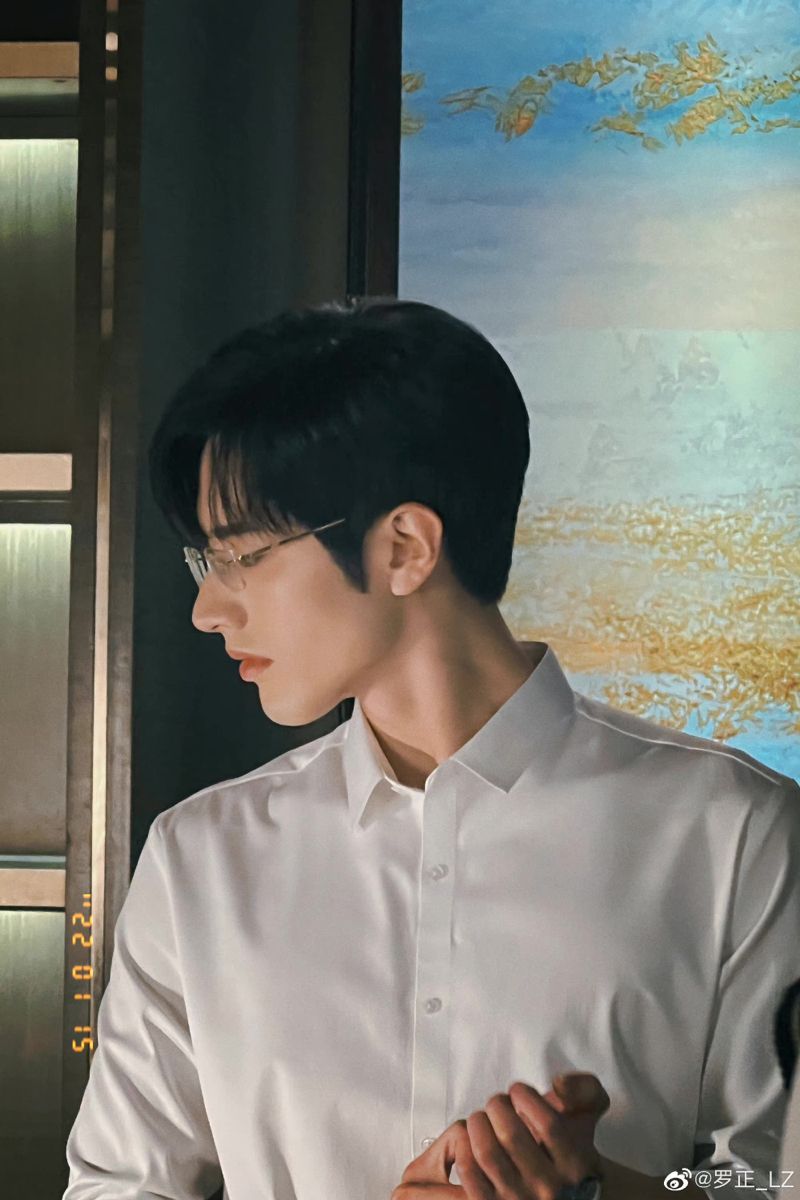 マスクの裏側にあるのは善なのか、悪なのか？🎭 @luozheng_1023 @lt_xuyiyang 『＃完璧な彼女』全話配信！今すぐ見てね😍iQIYI完美的她PerfectHer罗正LuoZheng ＃ルオジョン徐艺洋XuYiyang ＃徐藝洋杜雨宸DuYuChen