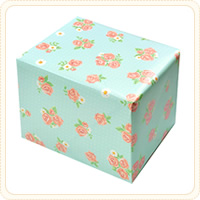 正方形の箱を包むのにお勧めな クロス包みのご紹介。 ・ 対角に折り目を作ると 綺麗に仕上がります。 ・包装紙サイズ横：箱の１周分+2〜3cm縦：箱の高さ2 3+箱の高さ+箱の高さ2 3包装紙ラッピング包み方paperwrapping @yamanipackage@yamani_marketing