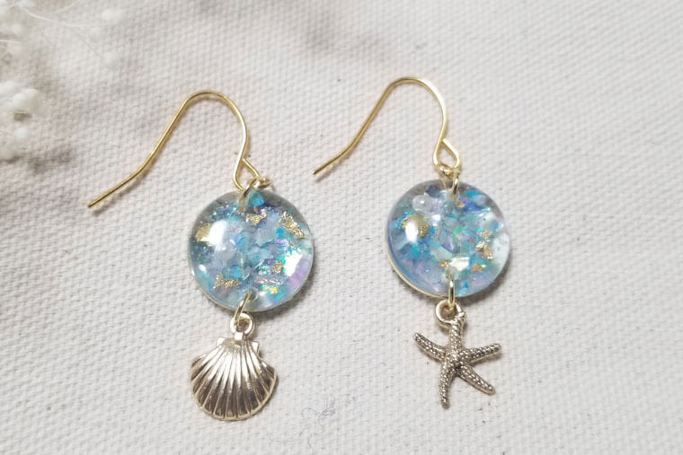 かんたんなのにおしゃれにできる! レジン 魔法のテクニックBOOKa.k.b. 本通販Amazon