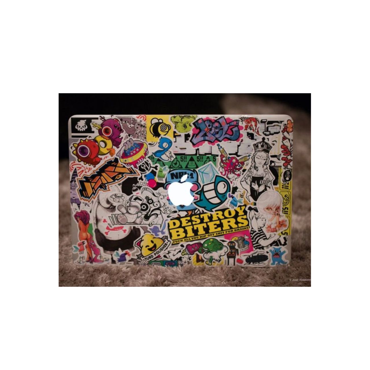 スノーボードをドレスアップ！ステッカーチューンの世界WEDNESDAY SNOWBOARD