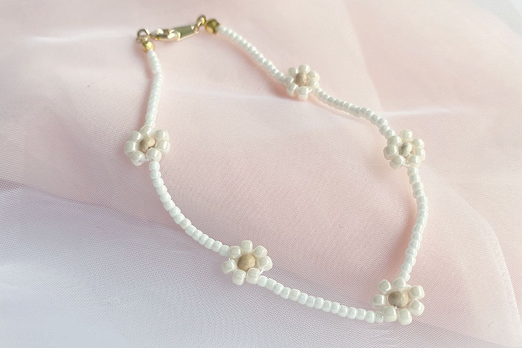 お花のネックレス クィーンビーズ の手作りレシピ・無料型紙手芸用品のパンドラハウス